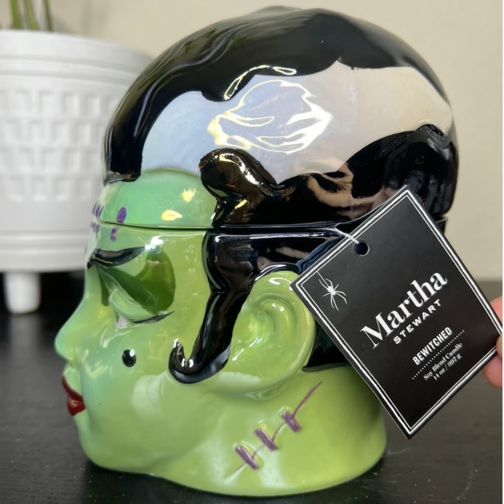 NWT Bride Of Frankenstein 'Bewitched' Martha Stewart Iridescent Candle - Picture 6 of 11
